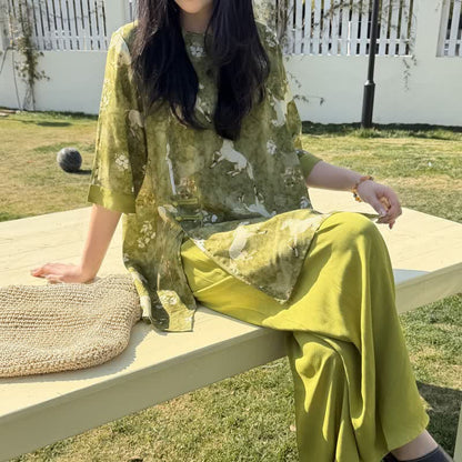 Loungewear-Set mit Pferdeprint im orientalischen Stil - image 1