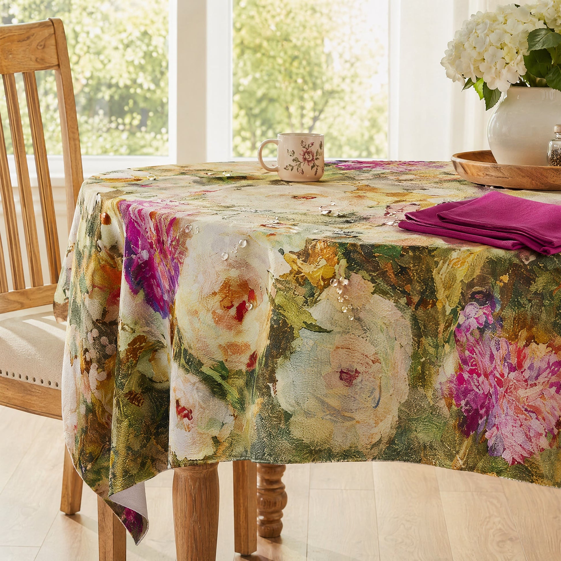 Tischdecke in zartem impressionistischem Rosenmuster - image 2