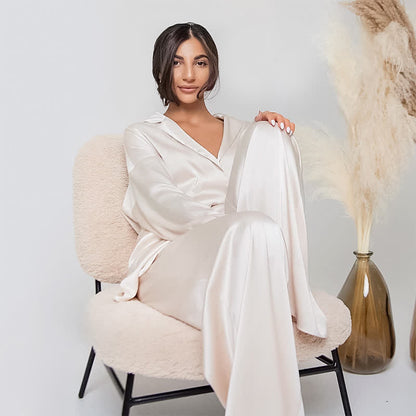 Einfarbiges Loungewear-Set für Damen mit Gürtel - image 10