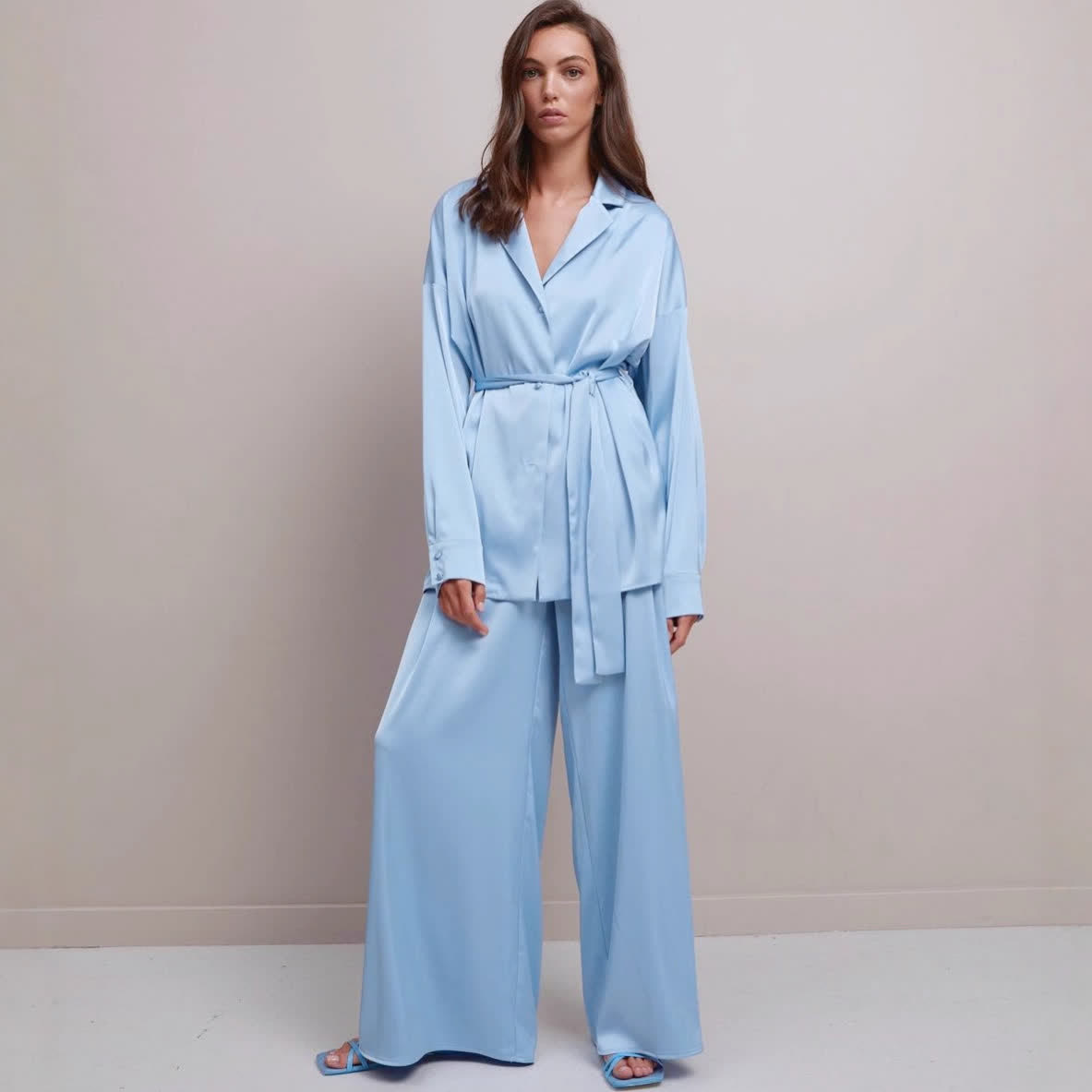 Einfarbiges Loungewear-Set für Damen mit Gürtel - Blau - XL - image 0