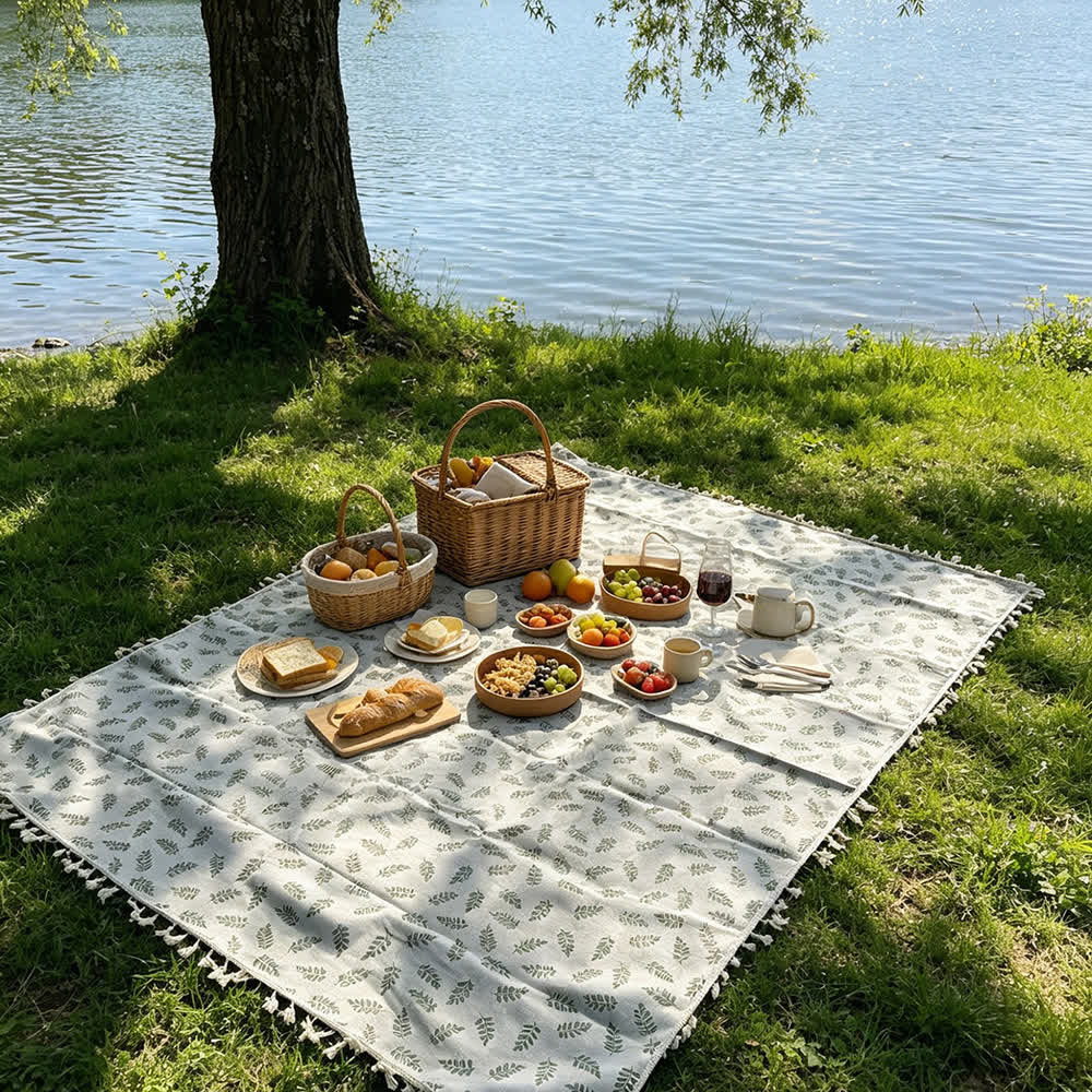 Minimalistische Picknickdecke mit Blättermuster - image 2