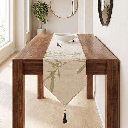 Tischläufer „Bambus & Schwalbe“ mit Tuschewaschung - image 1