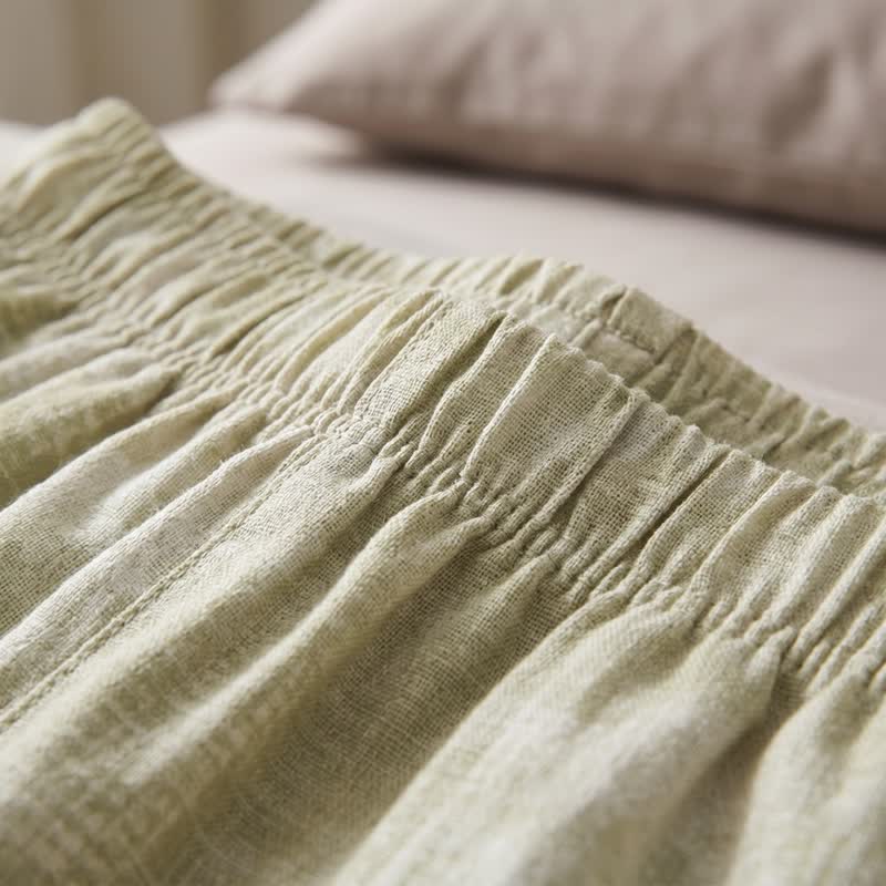 Loungewear-Set mit hellem Blumenmuster und dezentem Vichy-Karo und Knöpfen - image 7