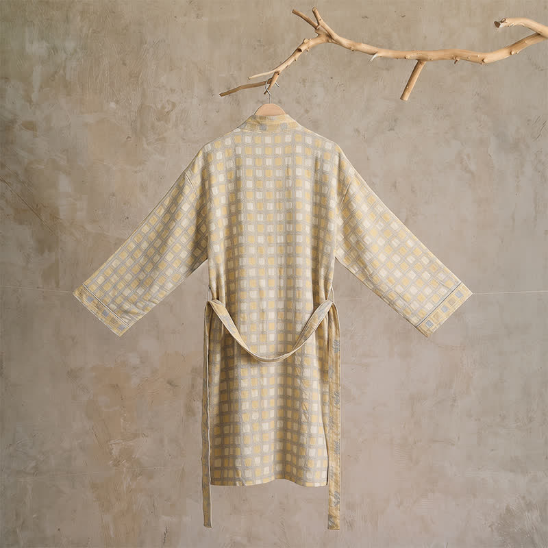 Kimono-Bademantel aus weicher, gelb-grau karierter Baumwolle - image 1