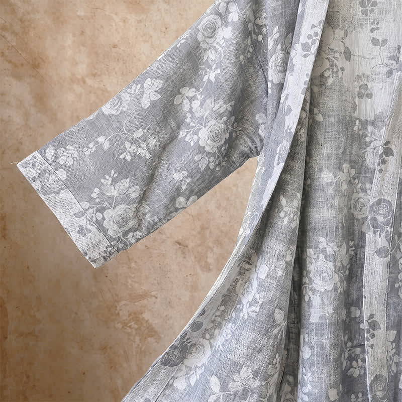 Kimono-Bademantel aus Baumwolle mit staubblauem Rosenmuster - image 4