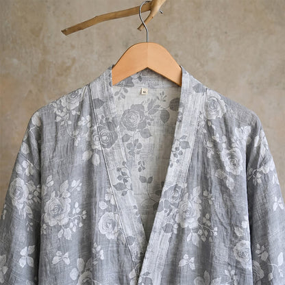 Kimono-Bademantel aus Baumwolle mit staubblauem Rosenmuster - image 5