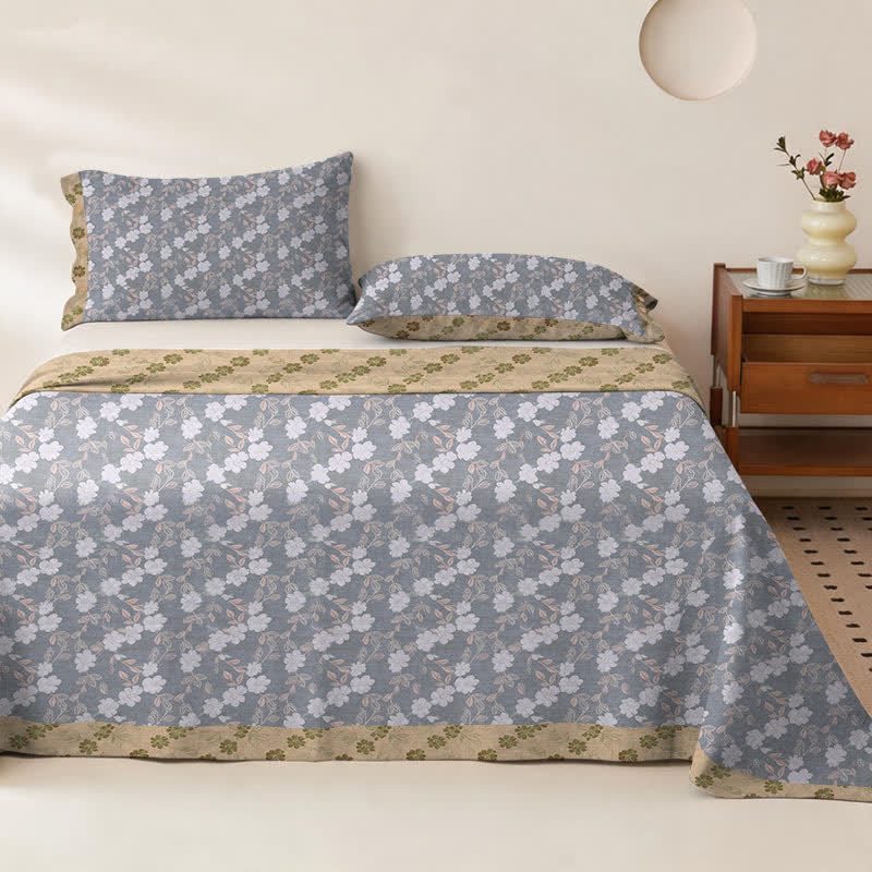 Elegante Tagesdecke aus doppellagigem Baumwollgewebe mit Blumenmuster - Tagesdecke mit 2 Kissenbezügen - 270cm x 240cm - Grau & Gelb - image 0