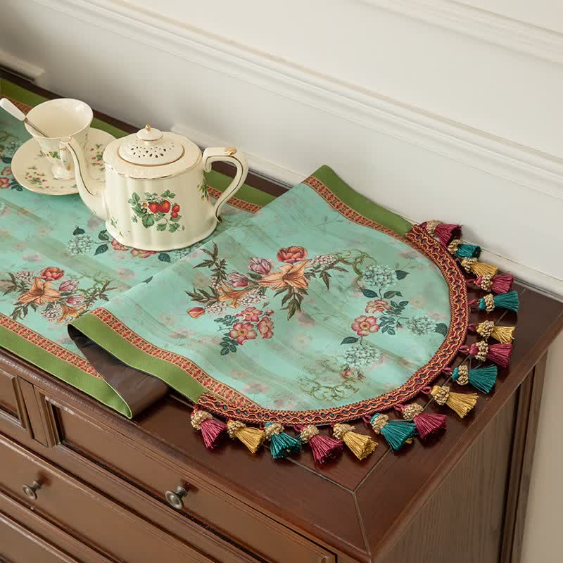 Vintage Tischläufer mit grünem Blumenmuster und Quasten - image 2