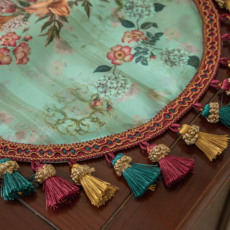 Vintage Tischläufer mit grünem Blumenmuster und Quasten - image 3