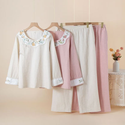 Damenpyjama aus Baumwoll-Leinen-Mischgewebe mit Blumenstickerei - image 0