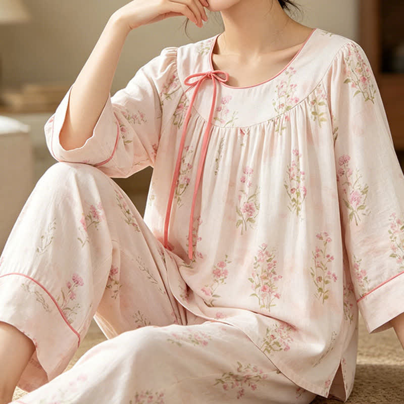 Pyjama mit Blumenmuster aus Bambus-Baumwolle mit Bindeband am Hals - image 4