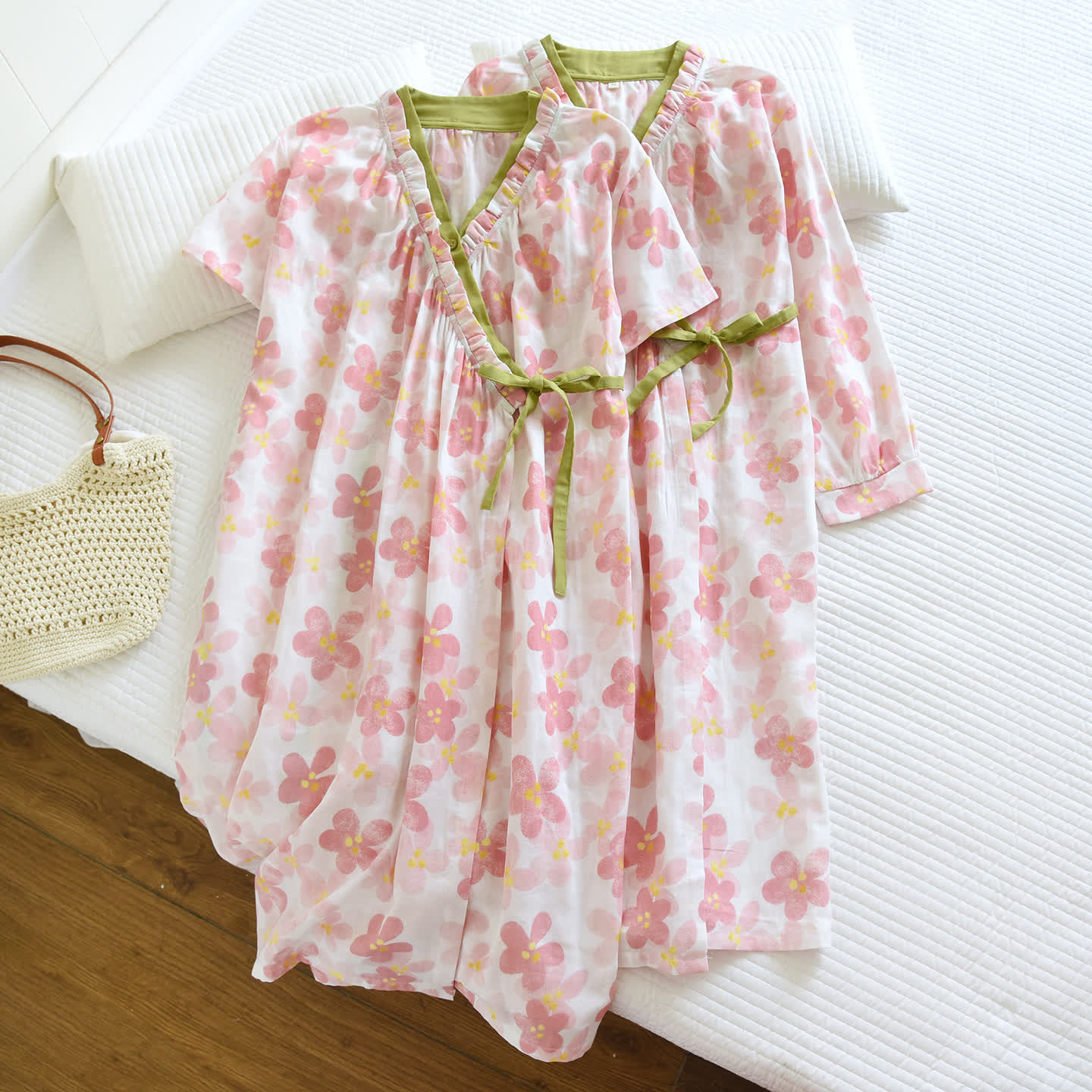 Sakura Blumenmuster Kimono-Nachthemd aus Baumwollgaze - image 1