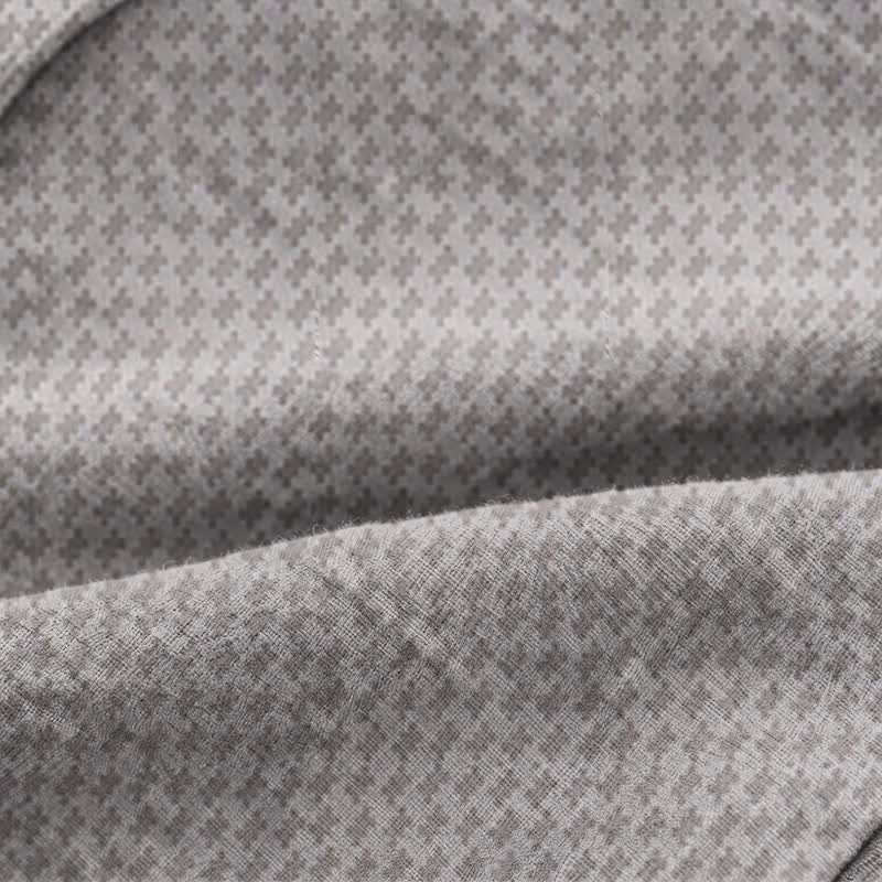 Graues Loungewear-Set mit geometrischem V-Ausschnitt - image 5