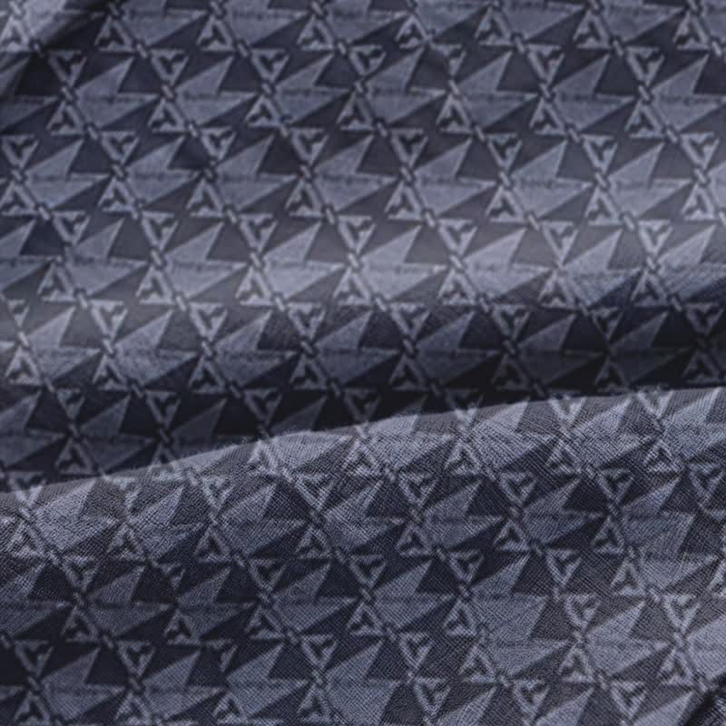 Loungewear-Set mit marineblauem geometrischem Muster - image 5