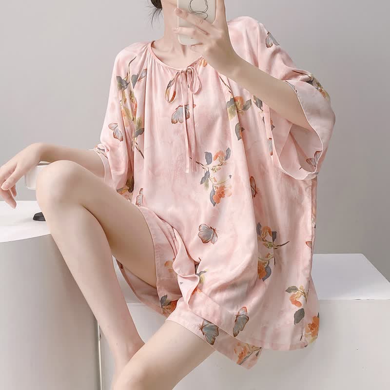 Loungewear-Set mit Blumen- und Schmetterlingsmotiven und Bindekragen - image 2