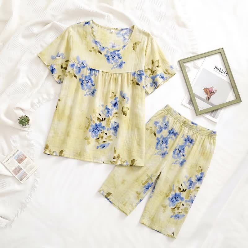 Damenpyjama mit blauem Blumenmuster und kurzen Ärmeln - image 1
