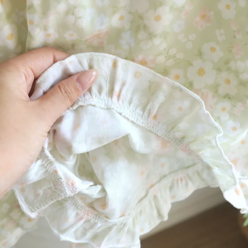 Grüne Pyjama-Shorts aus Baumwolle mit Blumenmuster und Rüschen - image 6
