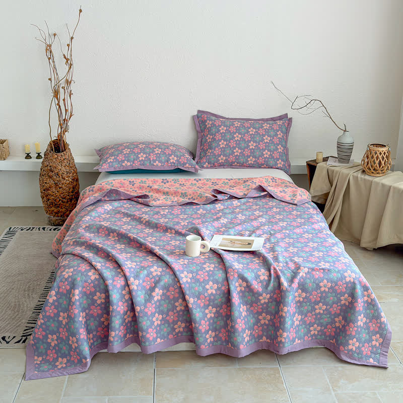 Dreilagige Tagesdecke aus Gaze mit kleinem Blumenmuster - image 1