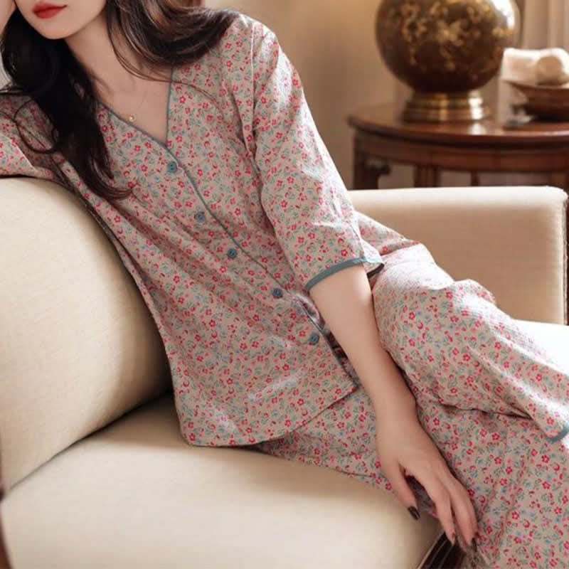 Rustikales Damen-Pyjama-Set aus Baumwolle mit Blumenmuster - image 1