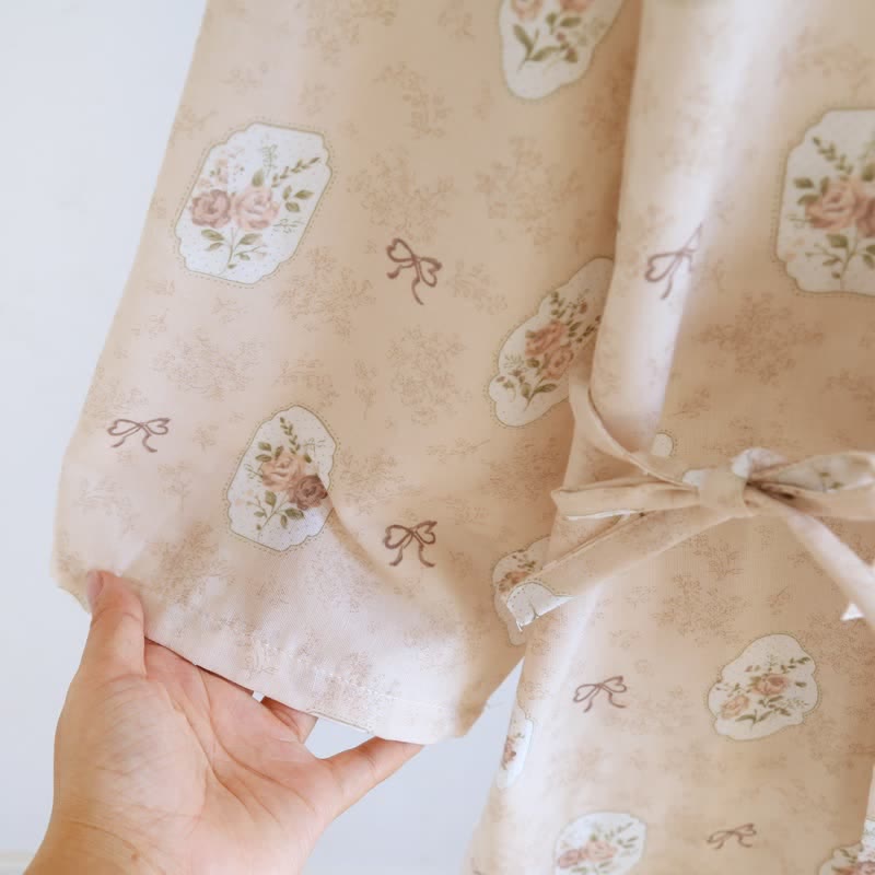 Kimono-Bademantel aus Baumwolle mit gerahmter Rose und Schleife - image 7