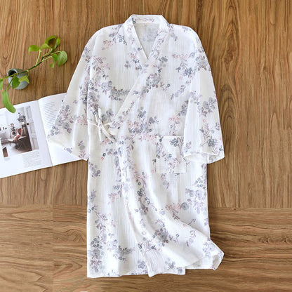 Eleganter Kimono-Bademantel aus Baumwolle mit lila Blumenmuster - image 1