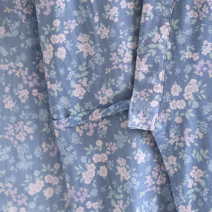 Rustikaler blauer Kimono-Bademantel aus Baumwolle mit Blumenmuster - image 5