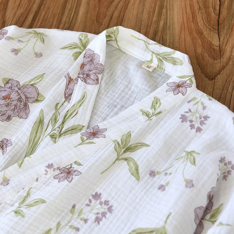 Kimono-Bademantel aus Baumwolle mit violettem Blumenmuster - image 3