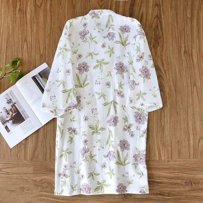 Kimono-Bademantel aus Baumwolle mit violettem Blumenmuster - image 2