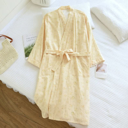 Gelber Kimono-Bademantel aus Baumwollgaze mit botanischem Motiv - image 3