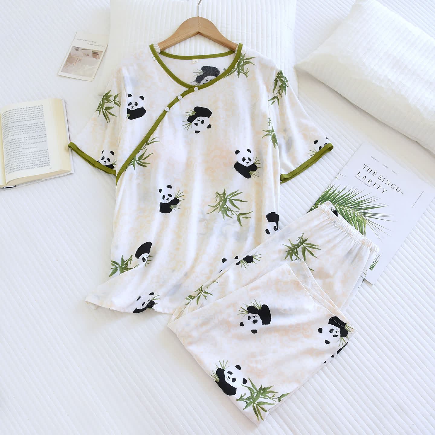 Gepolsterter Panda-Capri-Pyjama mit kurzen Ärmeln - image 1