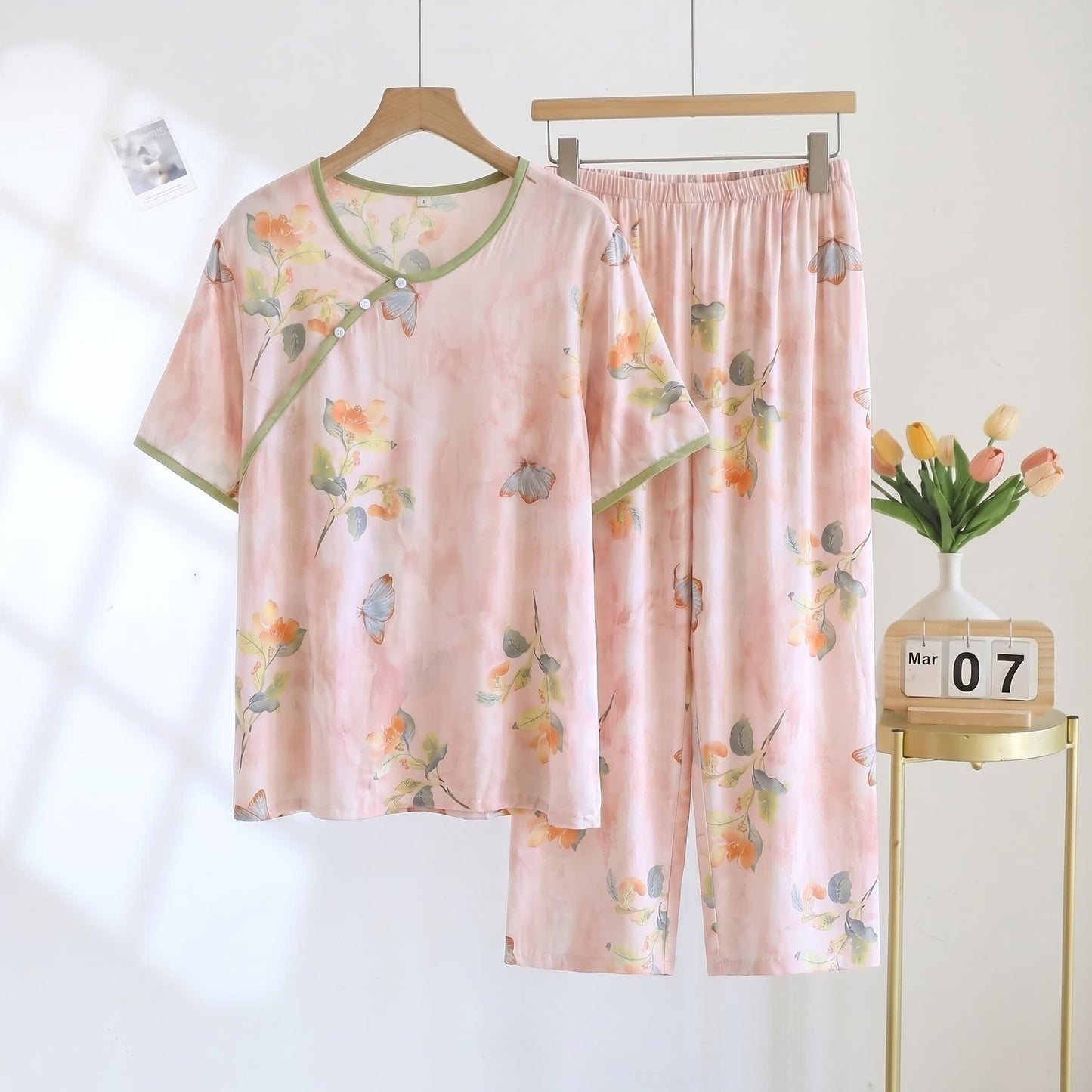 Nachtwäsche mit Schmetterlingsblumenmuster, Cropped-Hose, wattiert - Rosa - 2XL - image 0
