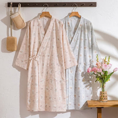 Kimono-Bademantel aus Baumwolle mit gerahmter Rose und Schleife - image 0