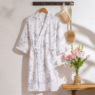 Eleganter Kimono-Bademantel aus Baumwolle mit lila Blumenmuster - Lila - L - image 0