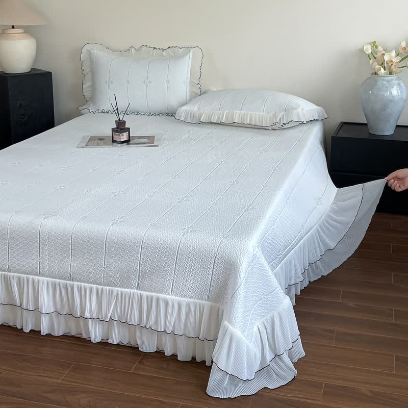 Set mit Rüschen-Tagesdecke mit vertikalem Blumenmuster - image 3