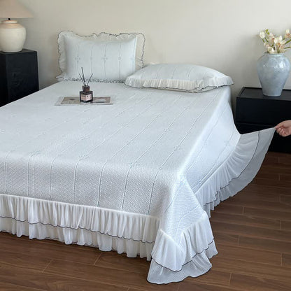 Set mit Rüschen-Tagesdecke mit vertikalem Blumenmuster - image 3