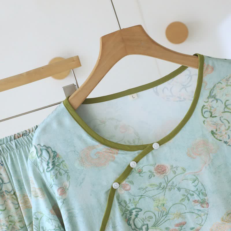 Orientalischer traditioneller Damenpyjama mit Blumenmuster - image 2