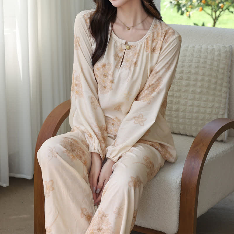 Eleganter Damenpyjama mit Blumenmuster und langen Ärmeln - image 1