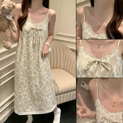 Cremefarbenes Nachtkleid mit Blumenmuster und Quasten - image 8
