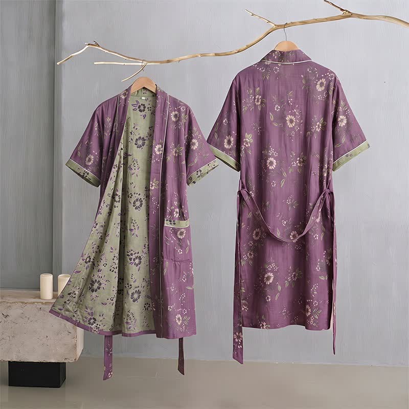 Vintage Kimono-Bademantel aus Baumwolle, lila mit Blumenmuster - image 1