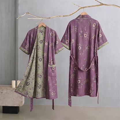 Vintage Kimono-Bademantel aus Baumwolle, lila mit Blumenmuster - image 1
