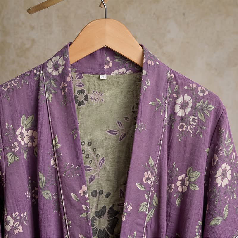 Vintage Kimono-Bademantel aus Baumwolle, lila mit Blumenmuster - image 4