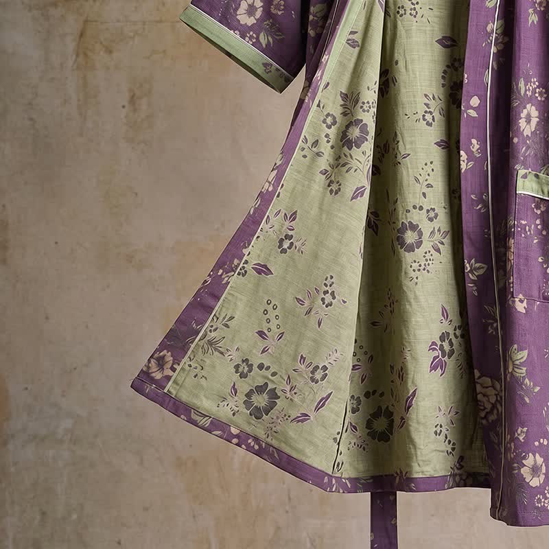 Vintage Kimono-Bademantel aus Baumwolle, lila mit Blumenmuster - image 5