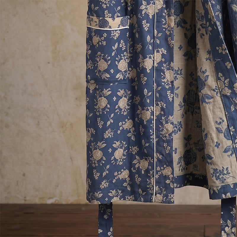 Indigoblauer Kimono-Bademantel mit Vintage-Blumenmuster - image 6