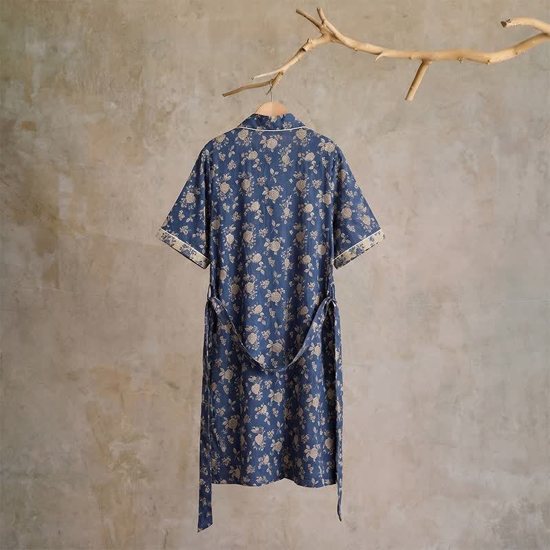 Indigoblauer Kimono-Bademantel mit Vintage-Blumenmuster - image 2