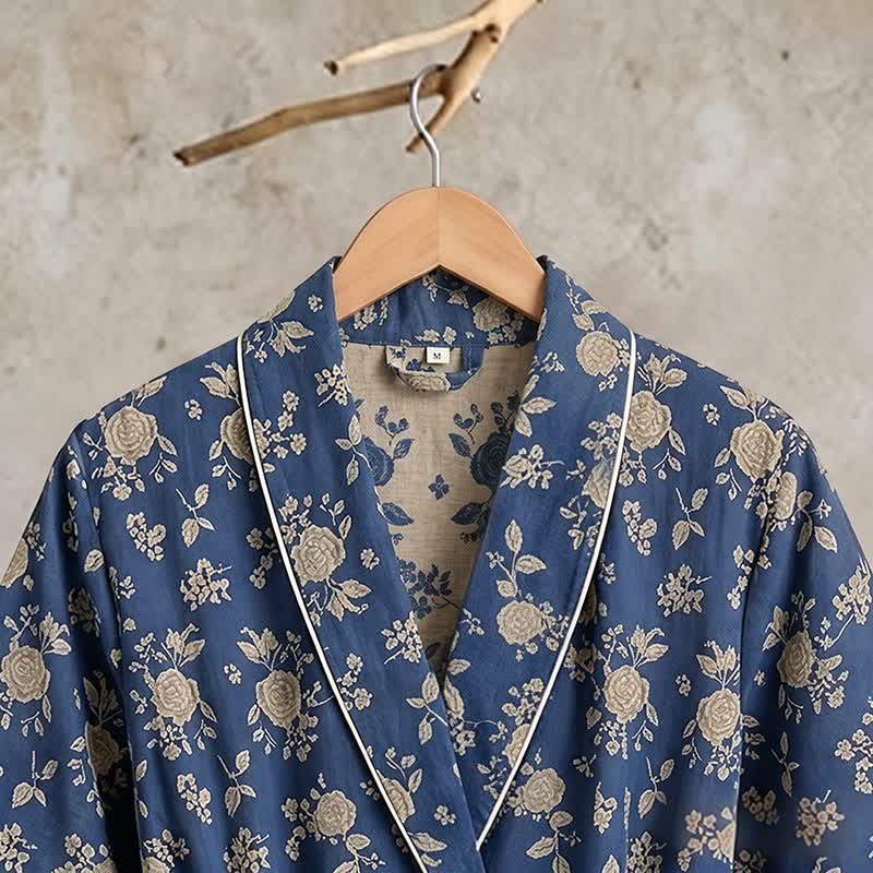 Indigoblauer Kimono-Bademantel mit Vintage-Blumenmuster - image 4