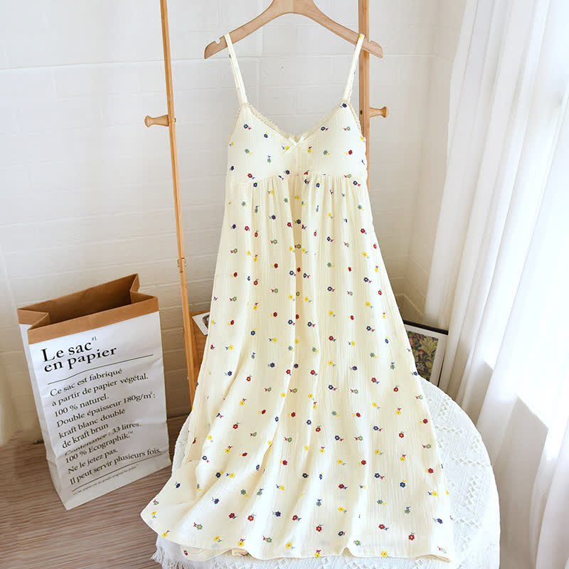 Romantisches Hauskleid mit zartem Blumenmuster - Weiß - XL - image 0