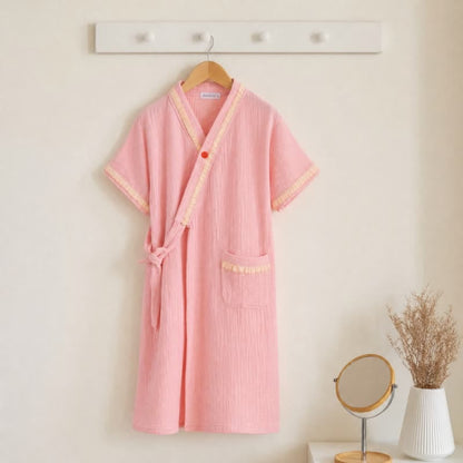 Kinderbademantel aus Baumwollmusselin mit Rüschenbesatz - Rosa - Kindergröße: 150 cm (59 Zoll) - image 0