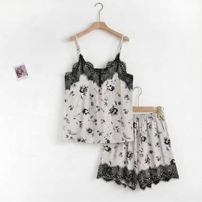 Romantisches Pyjama-Set mit floraler Spitze - image 1