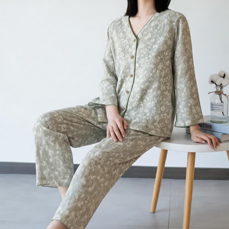 Weicher, geblümter Baumwollpyjama mit Knopfleiste - image 4