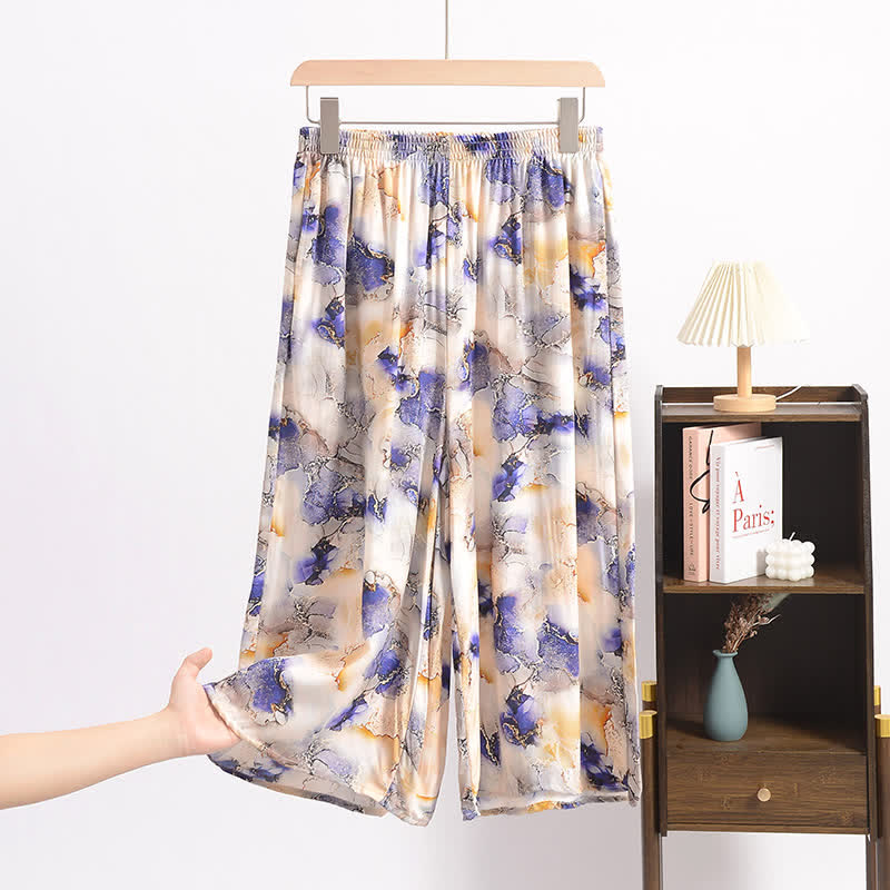 Kurze Loungehose mit künstlerischem Print - image 2